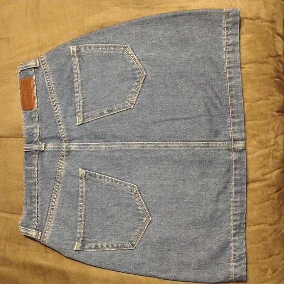 Hollister Skirt - Picture 2 of 4